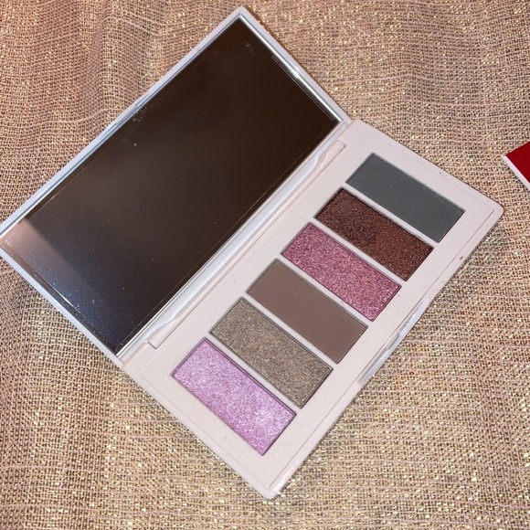 Cosmetics bundle - Picture 5 of 7